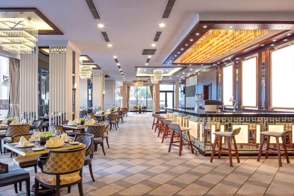 Готель Melia Vinpearl Nha Trang Empire Ресторан фото